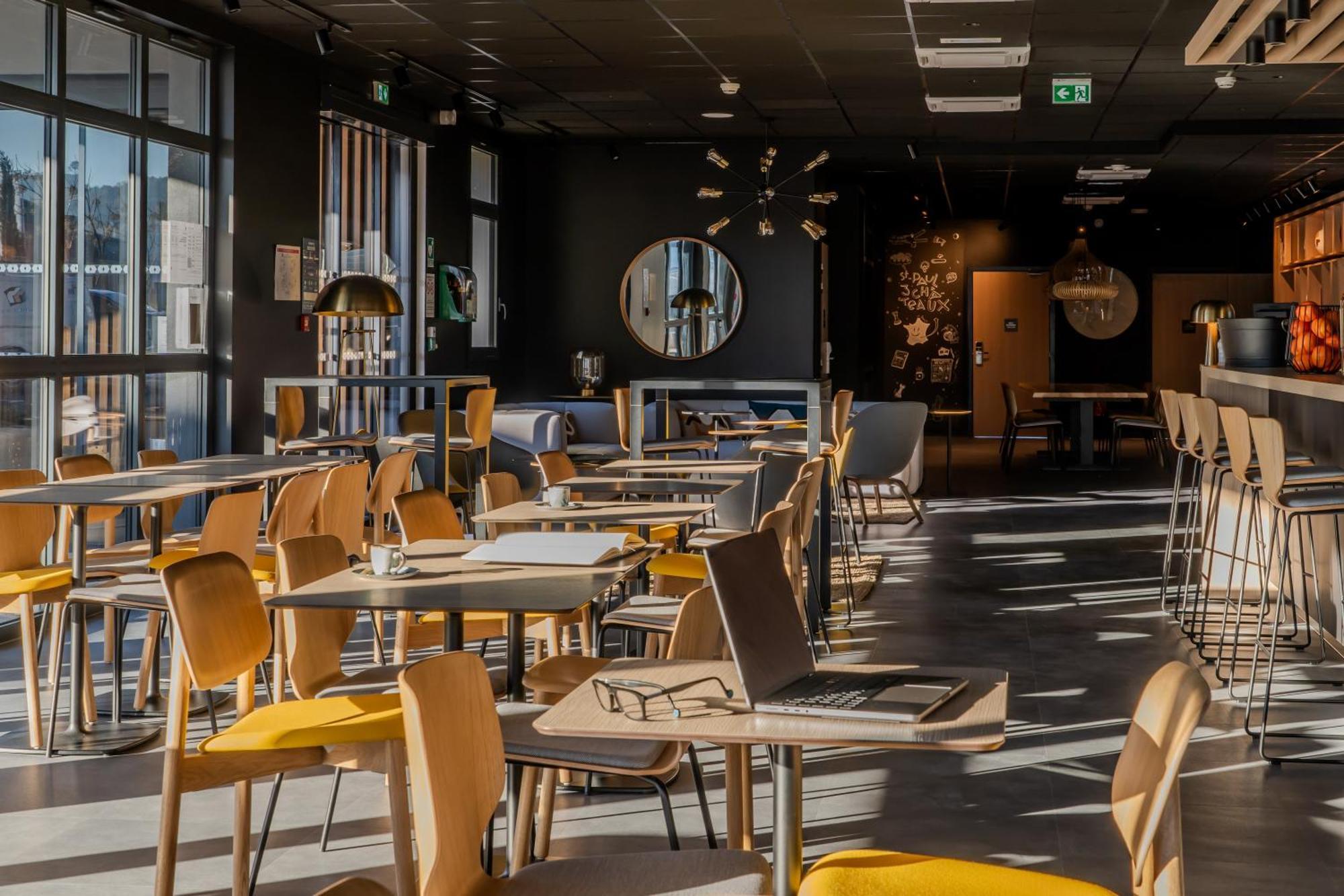 Ibis Saint Paul Trois Chateaux Εξωτερικό φωτογραφία